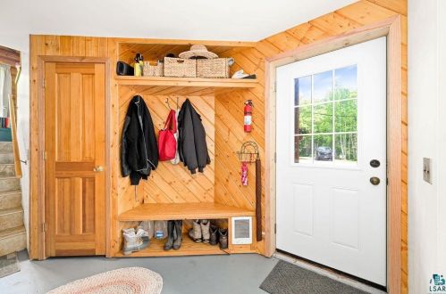 5866 Old Miller Trunk Hwy, Duluth MN 55811-1230 exterior