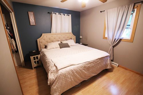 4223 Cedarcrest Ave, Kalamazoo MI 49024-8125 exterior