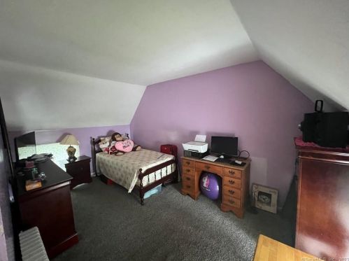 41 Loomis Ave, Windsor CT  06095-2804 exterior