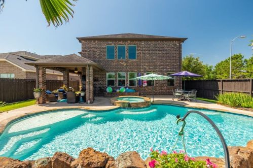 5303 Little Creek Ct, Fulshear TX 77441-1491 exterior