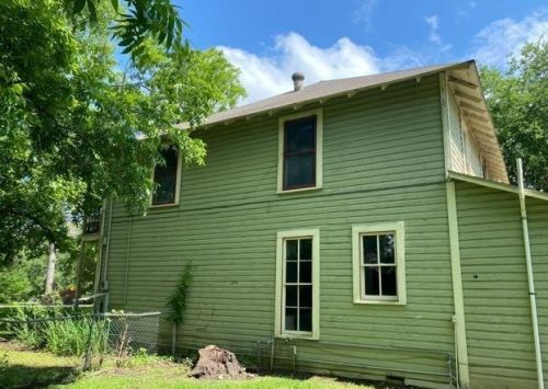 340 Bush Dr, Huntsville TX 77320-3402 exterior