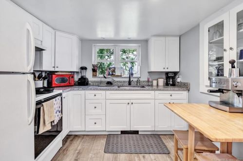 291 Rowayton Ave, Norwalk CT 06853-1628 exterior