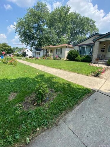 3925 Clippert St, Dearborn Heights, MI 48125-2730
