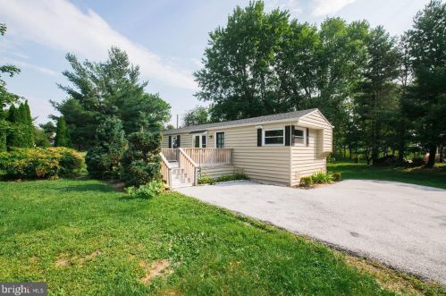 2137 Buchert Rd, Pottstown PA 19464-2460 exterior