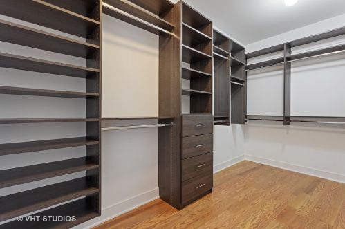 4331 Vernon Ave, Chicago IL 60653-3406 exterior