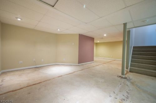 2005 Scarlett Dr, Hackettstown NJ 07840-4523 exterior