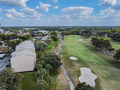 13618 Greenfield Dr, Tampa FL  33618-8410 exterior