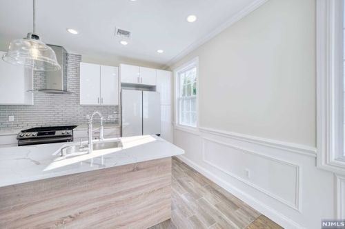 161 Adams Ave, River Edge NJ 07661-1437 exterior