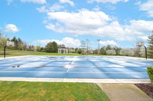 5308 Brookemonte Cir, Rochester MI 48306-5013 exterior