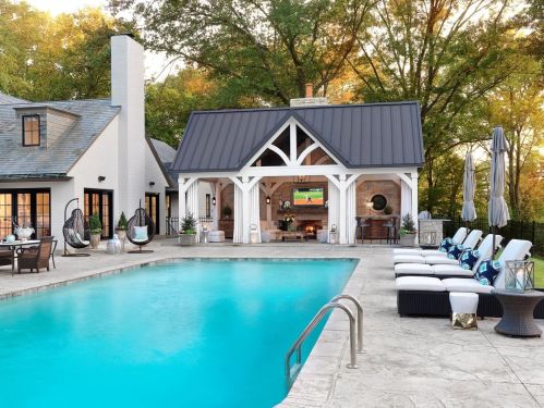 40 Overhills Dr, Saint Louis, MO 63124-1532