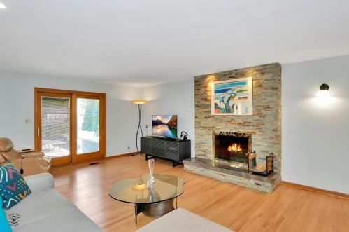 127 Grantley Ave, Elmhurst IL 60126-2362 exterior