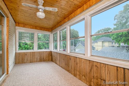 101 Valley Ave, Grand Rapids MI 49504-7402 exterior