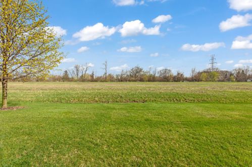 4790 Maple Leaf Cir, Milwaukee WI 53220-2783 exterior