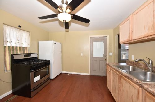 1761 Pearl St, Milwaukee WI 53204-3165 exterior