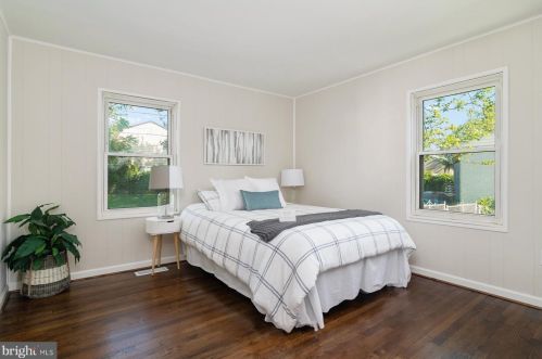 1320 Meadowvale Rd, Glen Burnie MD 21060-7017 exterior