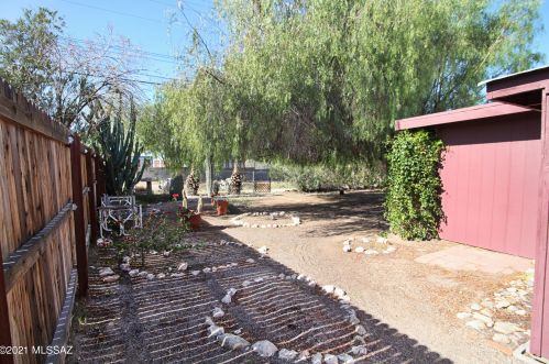 8116 Beverly St, Tucson AZ 85710-5930 exterior