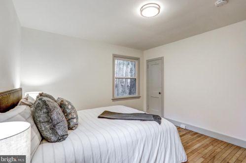 1303 Willow Street Pike, Lancaster PA  17602-4633 exterior