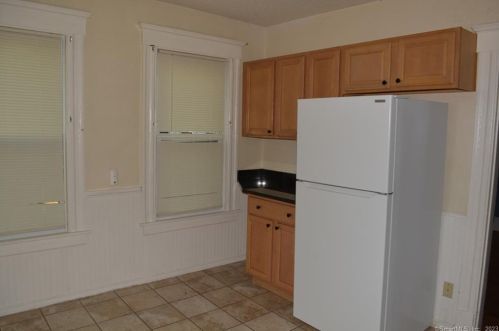 356 Chestnut St, New Britain CT 06051-2307 exterior