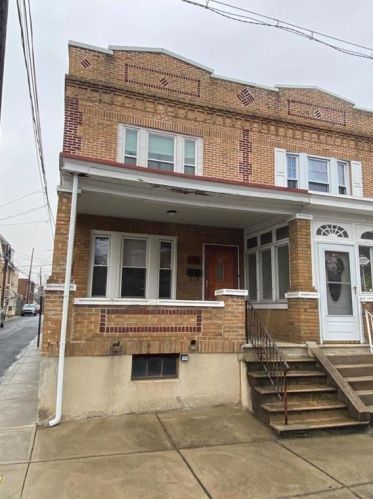 395 Greenleaf St, Allentown, PA 18102-1871