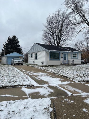 3333 64th St, Milwaukee WI  53219-4204 exterior