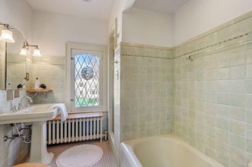 5347 Berkeley Blvd, Milwaukee WI 53217-5138 exterior