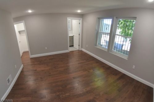 225 9 St, Newark NJ 07107-1907 exterior