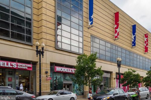 780 Lamont St, Washington DC  20010-1527 exterior