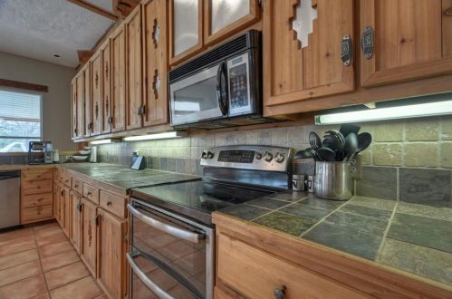 3064 Spg Br Rd, Montgomery TX 77316-2503 exterior