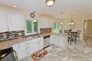 865 Huntingdon Dr, Schenectady NY  12309-2916 exterior