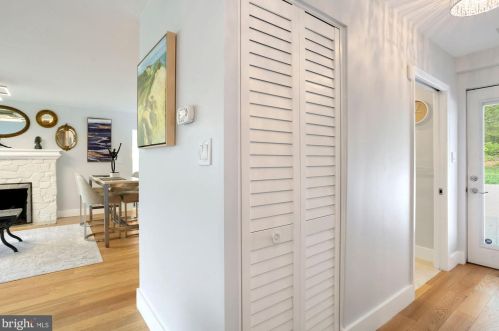 1228 Morningside Ln, Alexandria VA 22308-1042 exterior