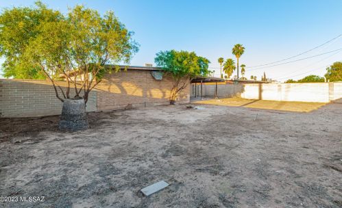 1343 Knox St, Tucson AZ 85705-2507 exterior