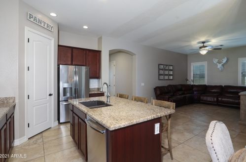 2913 Ebony Dr, Chandler AZ 85286 exterior