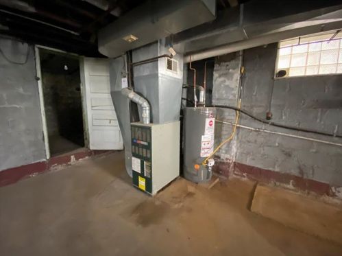 1414 Brinton Rd, Pittsburgh PA 15221-4612 exterior