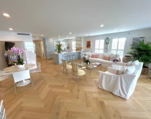 3483 Gulf Shore Blvd, Naples FL 34103-0610 exterior