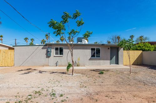 407 Alturas St, Tucson AZ  85705-4220 exterior