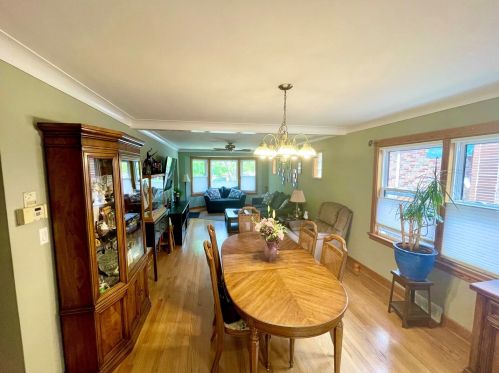 10030 Campbell Ave, Chicago IL 60655-1064 exterior