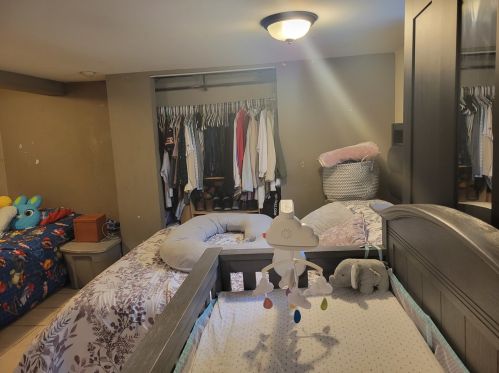 6432 Kilpatrick Ave, Chicago IL 60652-3085 exterior