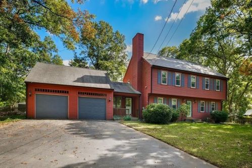 85 Prospect Hill St, Taunton, MA 02780-6809