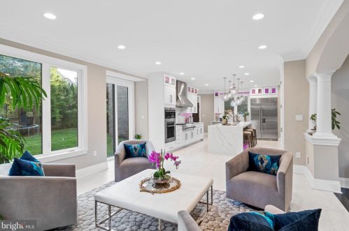 1645 Kirby Rd, Mc Lean VA  22101-3240 exterior