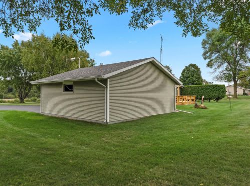 1044 Union Rd, Manitowoc WI 54220-9451 exterior