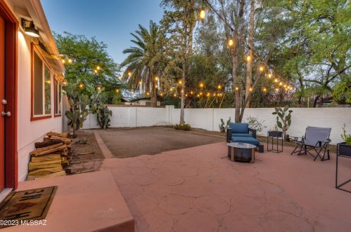 221 Calle De Jardin, Tucson AZ  85711-3406 exterior