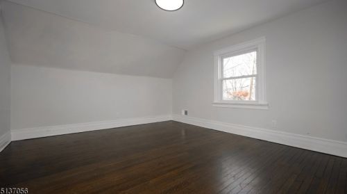 49 Woodland Ave, Whippany NJ  07981-1121 exterior