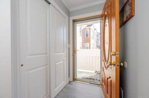 3327 Campbell Dr, Bronx NY 10465-1358 exterior