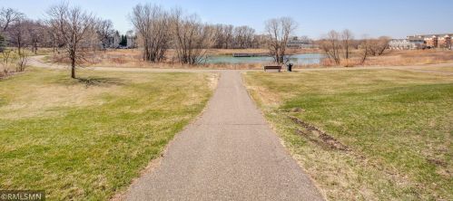 1141 Barclay St, Saint Paul MN 55106-1202 exterior