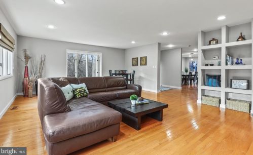 7 Hanover Ct, Princeton NJ 08540-7067 exterior