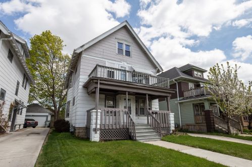 1212 44th St, Milwaukee, WI 53208-2727