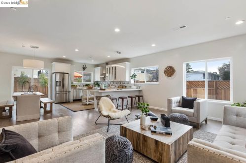 2325 8 St, Berkeley CA 94710-2311 exterior