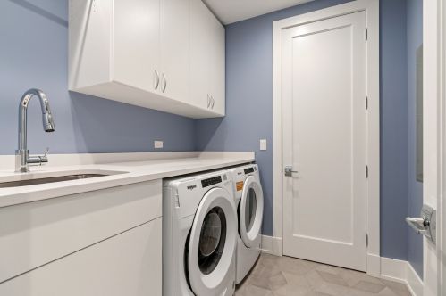 226 Green St, Chicago IL 60607-1702 exterior