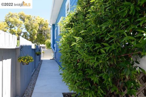 2424 8 St, Berkeley CA 94710-2501 exterior