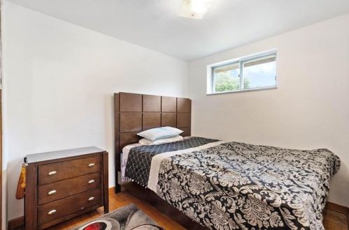 543 Lucy Dr, Pittsburgh PA 15236-3336 exterior